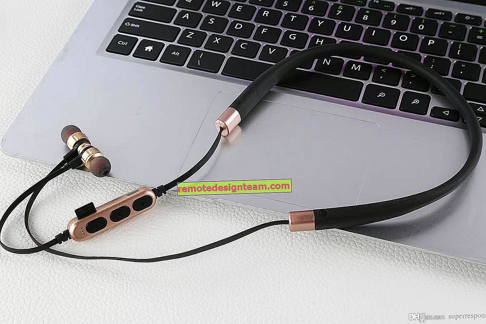 Cara menyambungkan headphone Bluetooth nirkabel ke TV Anda