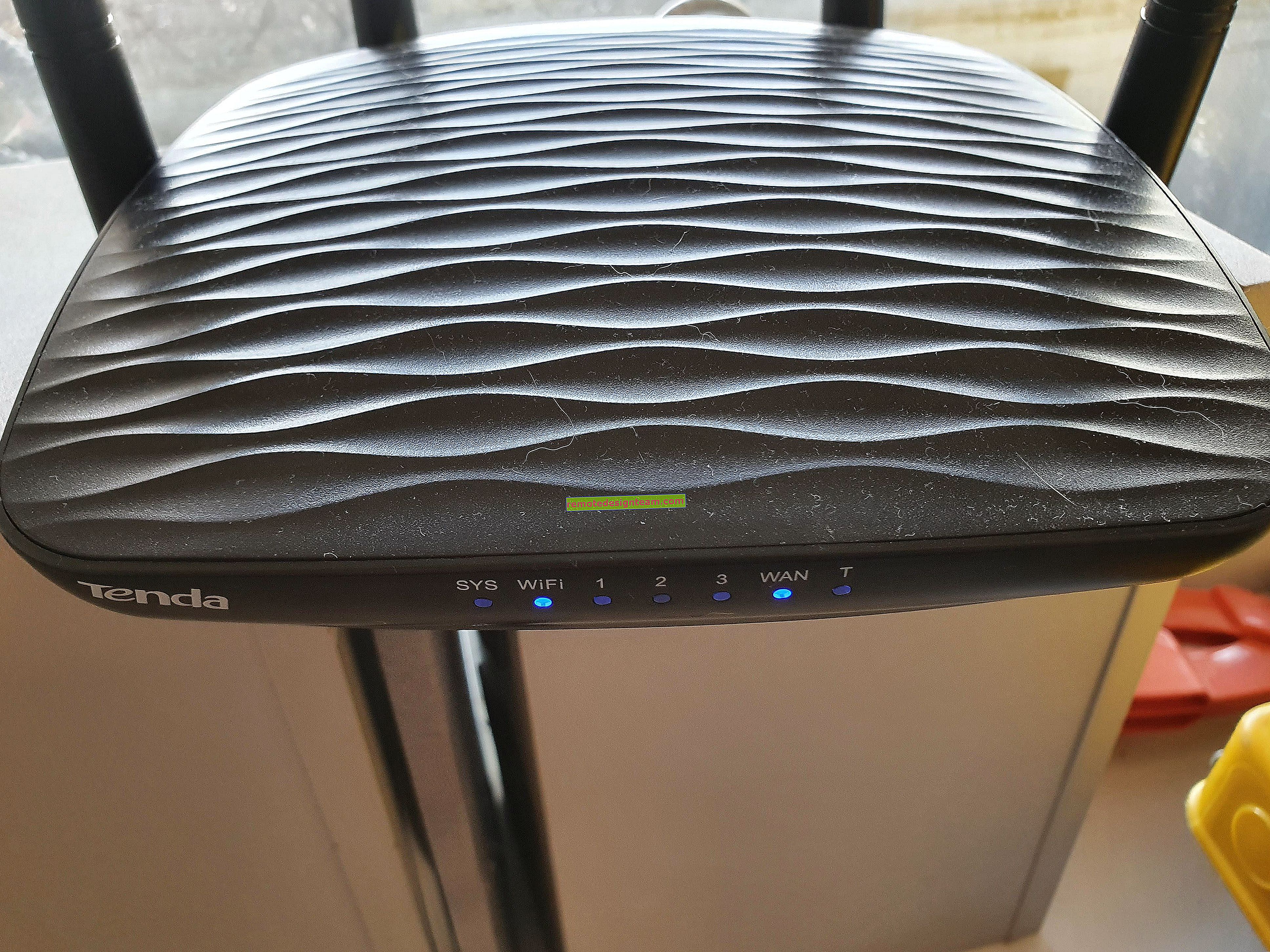 Tenda F9 - panoramica e configurazione del router